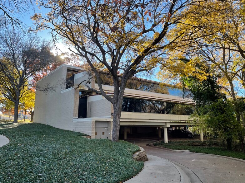 222 Palisades Creek Dr, Richardson, TX à vendre - Photo de l’immeuble – Image 2 sur 18