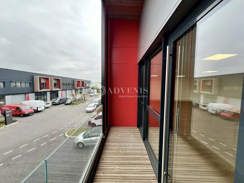 Local d’activités dans Éragny à louer - Photo de l’immeuble – Image 3 sur 10