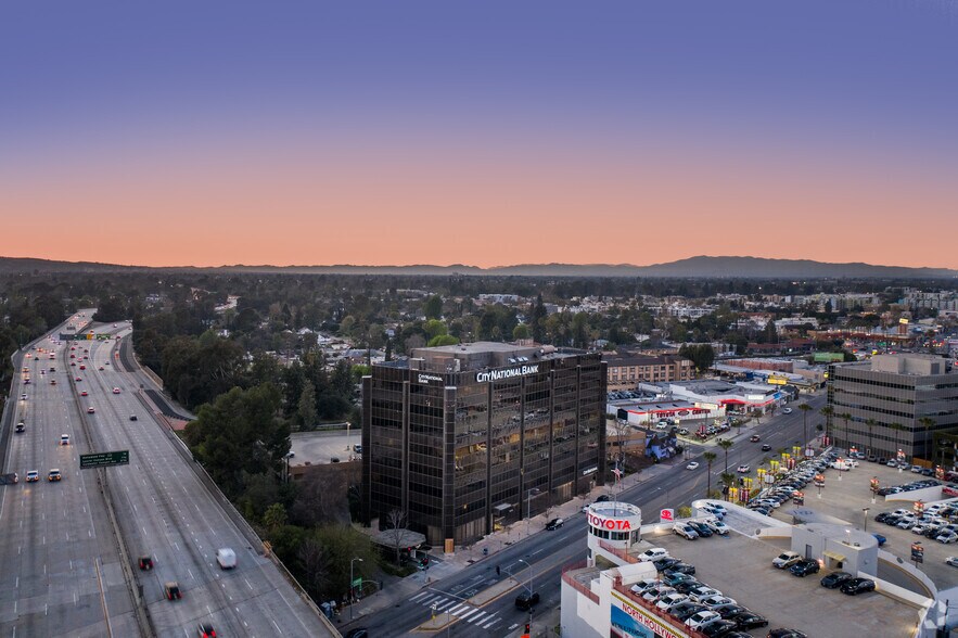 4605 Lankershim Blvd, North Hollywood, CA à louer - Aérien – Image 3 sur 16