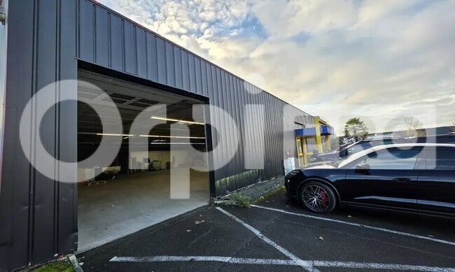 Plus de détails pour Local d'activités à louer