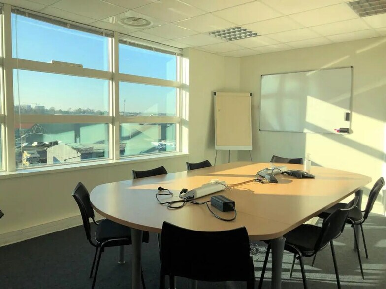 Bureau dans Rennes à louer - Photo de l’immeuble – Image 1 sur 6