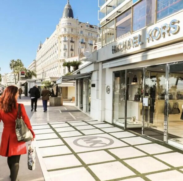 Local commercial dans Cannes à louer - Photo de l’immeuble – Image 2 sur 4