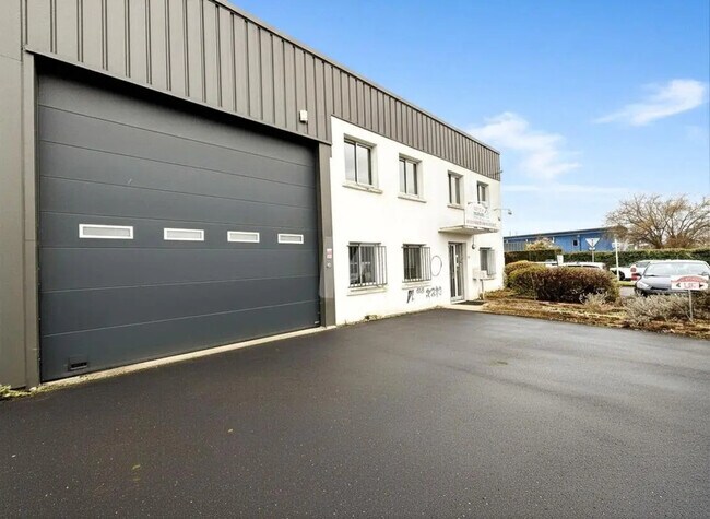 Plus de détails pour Bureau, Local d'activités à louer