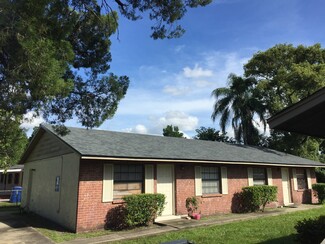 Plus de détails pour 911 E 108th Ave, Tampa, FL - Logement à vendre