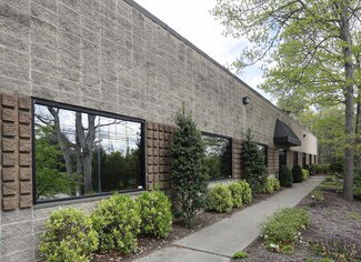 Plus de détails pour 750 Blue Point Rd, Holtsville, NY - Industriel/Logistique à louer