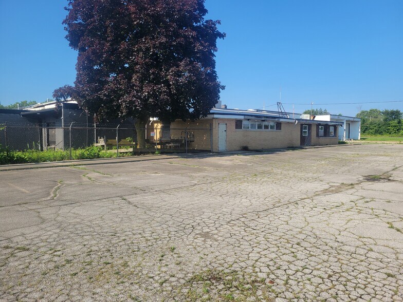 2700 Perkins St, Saginaw, MI à vendre - Photo de l’immeuble – Image 1 sur 20