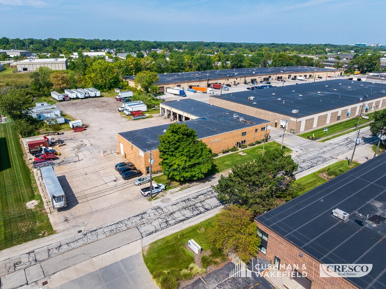 4848 Van Epps Rd, Brooklyn Heights, OH à vendre - Photo de l’immeuble – Image 2 sur 8