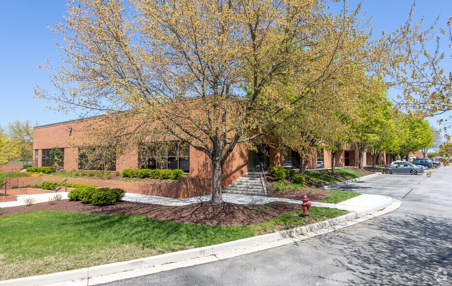 150-164 Lakefront Dr, Cockeysville, MD à louer - Photo de l’immeuble – Image 2 sur 7