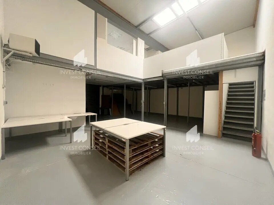 Local d’activités dans Eaubonne à louer Photo intérieure– Image 1 sur 9