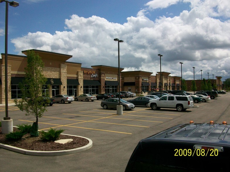 1520 Lake St, Roselle, IL à louer - Photo de l’immeuble – Image 3 sur 15