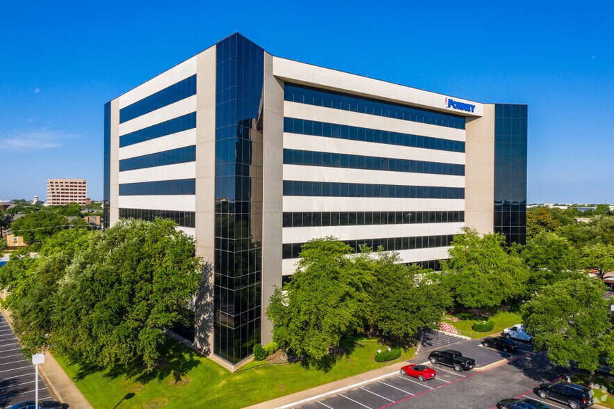 16479 Dallas Pky, Addison, TX à vendre - Photo de l’immeuble – Image 1 sur 13