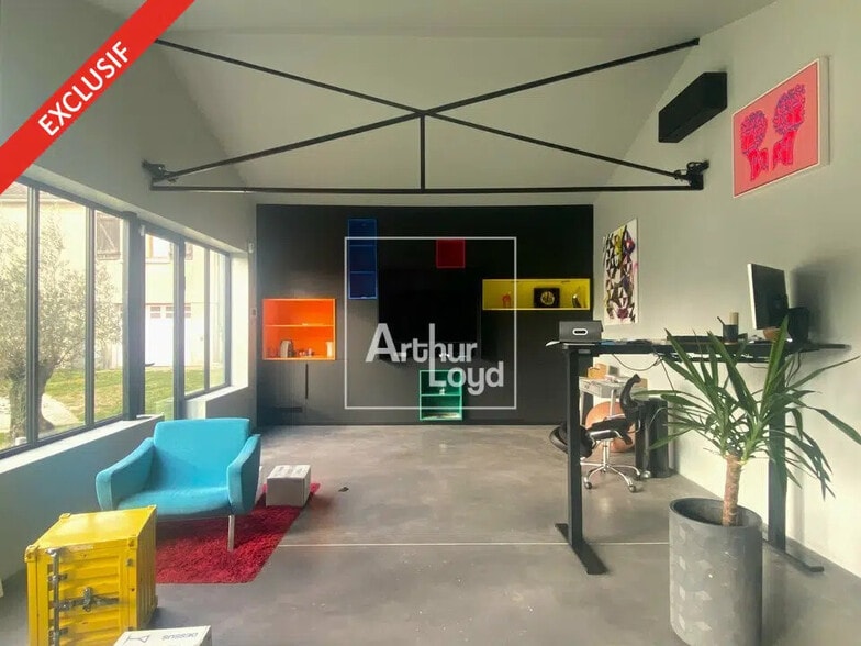 Bureau dans La Rochette à louer - Photo de l’immeuble – Image 1 sur 7