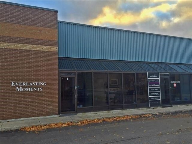 146 W Beaver Creek Rd, Richmond Hill, ON à vendre - Photo de l’immeuble – Image 3 sur 5