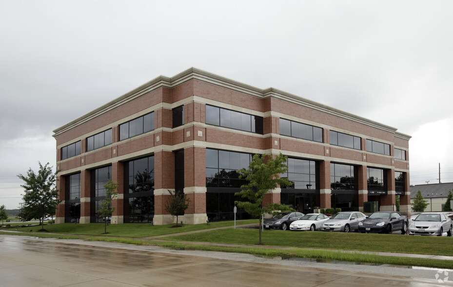 100 Chesterfield Business Pky, Chesterfield, MO à louer - Photo de l’immeuble – Image 2 sur 3