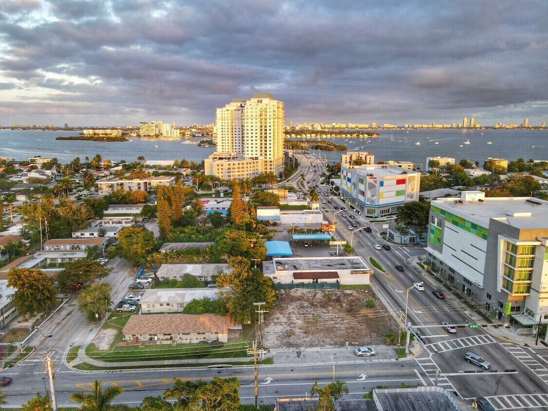 1001-1075 NE 79th St, Miami, FL à vendre Photo de l’immeuble– Image 1 sur 3