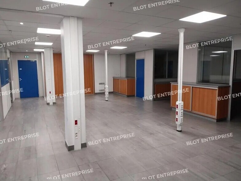 Bureau dans Saint-Aignan-Grandlieu à louer - Photo intérieure – Image 3 sur 14