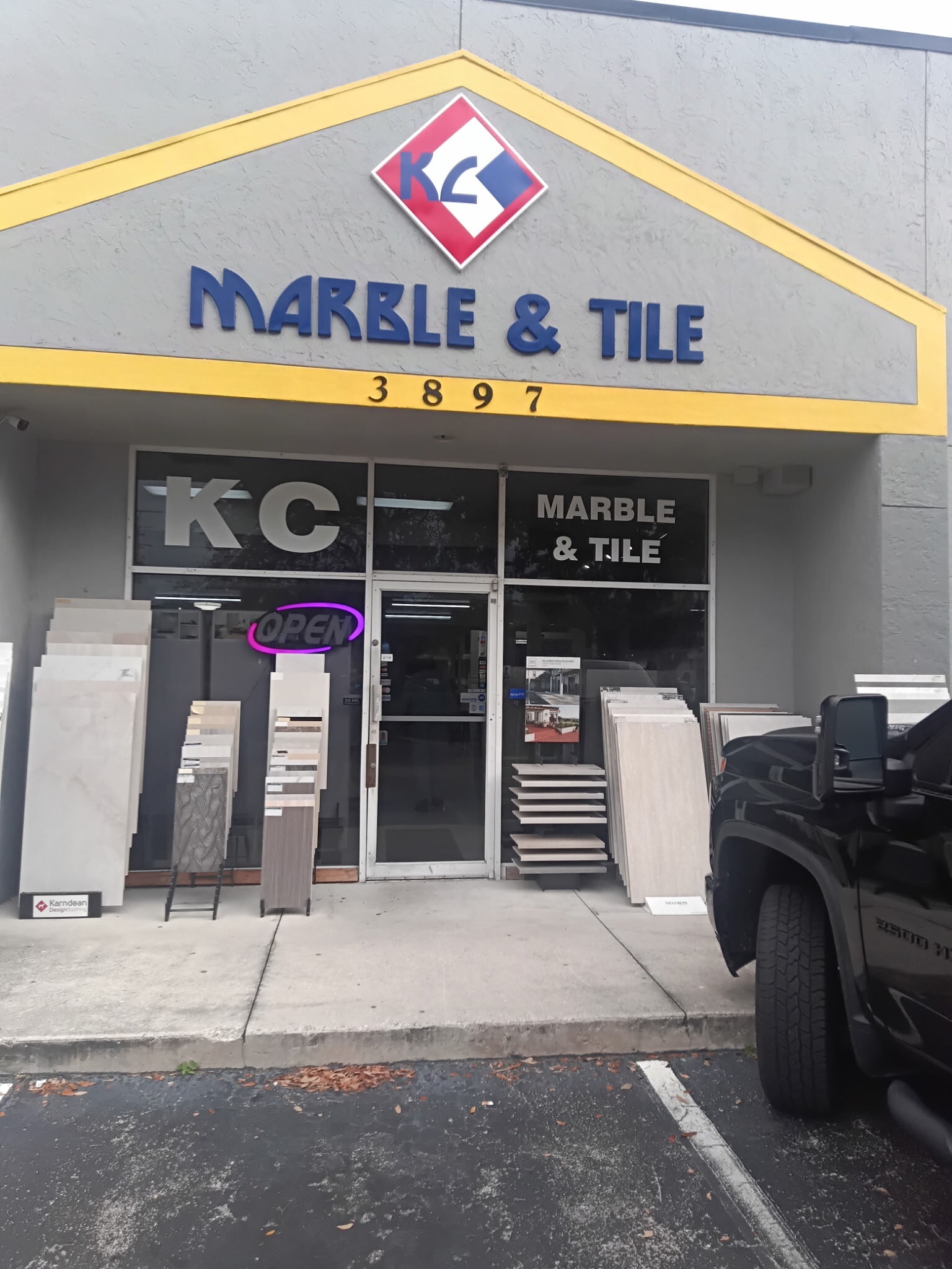 3527 Radio Rd, Naples, FL à louer Photo intérieure– Image 1 sur 8