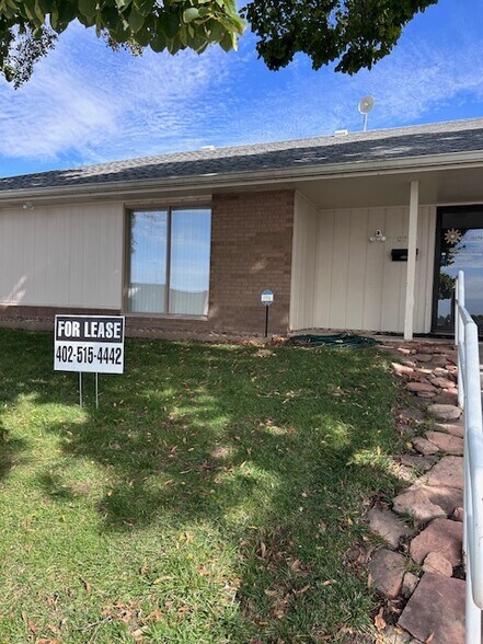 10854 John Galt Blvd, Omaha, NE à louer - Photo de l’immeuble – Image 2 sur 12