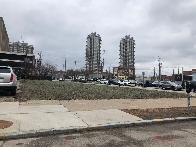 701 N Pennsylvania St, Indianapolis, IN à vendre - Photo de l’immeuble – Image 2 sur 5