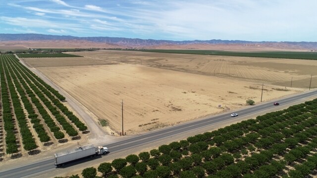 W Jayne, Coalinga, CA à vendre - Photo de l’immeuble – Image 2 sur 5