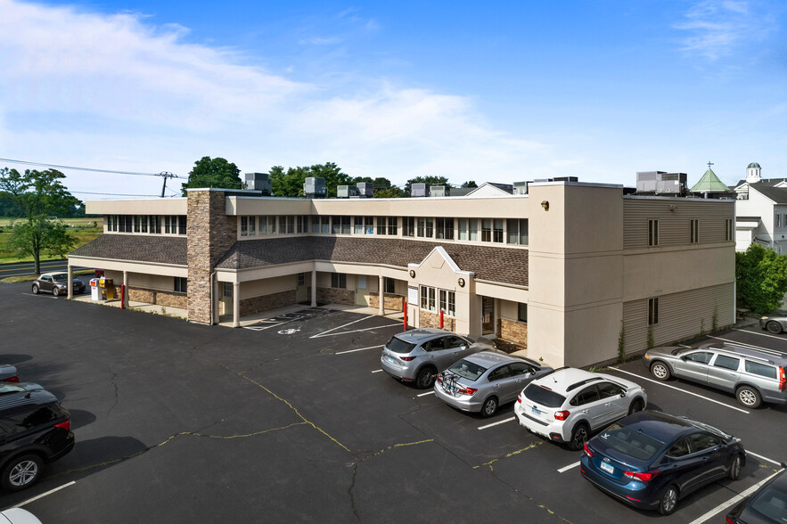 1353 Boston Post Rd, Madison, CT à louer - Photo de l’immeuble – Image 1 sur 18