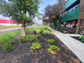 16815 117 Ave NW, Edmonton, AB à louer Photo de l’immeuble– Image 1 sur 16