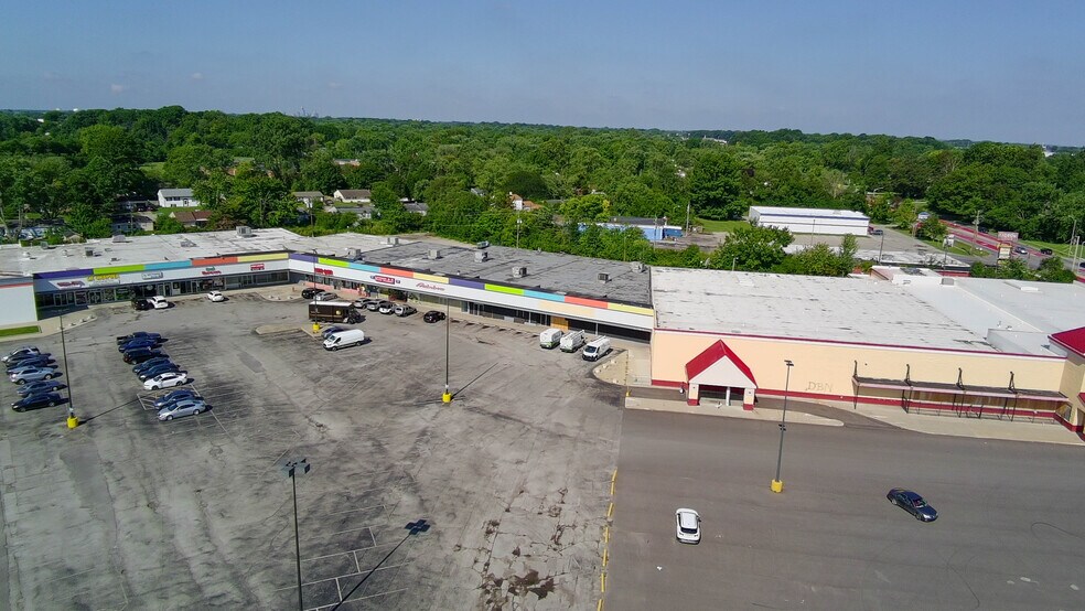 8939 E 38th St, Indianapolis, IN à louer - Photo de l’immeuble – Image 3 sur 24