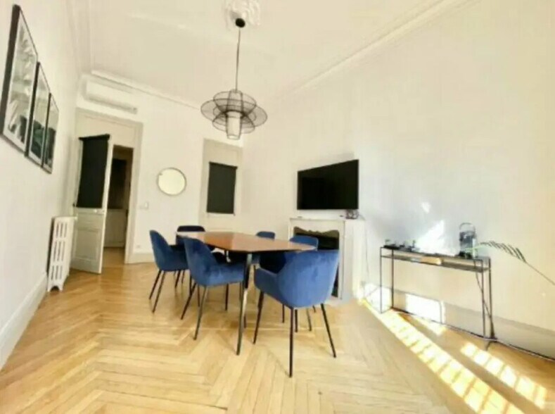 Bureau dans Paris à louer - Photo de l’immeuble – Image 3 sur 3