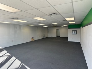 832 N Broadway, Massapequa, NY à louer Photo intérieure– Image 2 sur 3