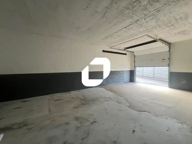 Plus de détails pour Local commercial, Local d'activités à louer