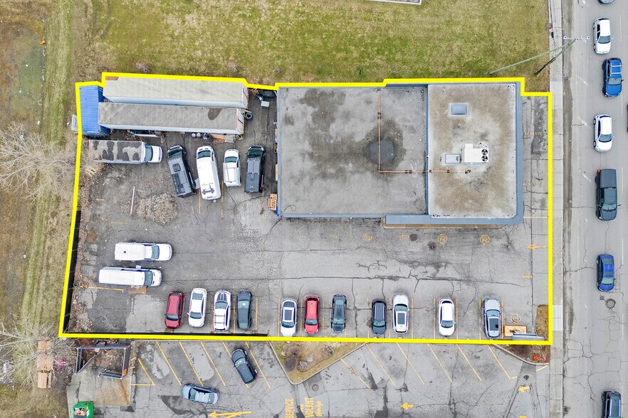 150 Boul Saint-Martin O, Laval, QC à louer - Photo de l’immeuble – Image 3 sur 27