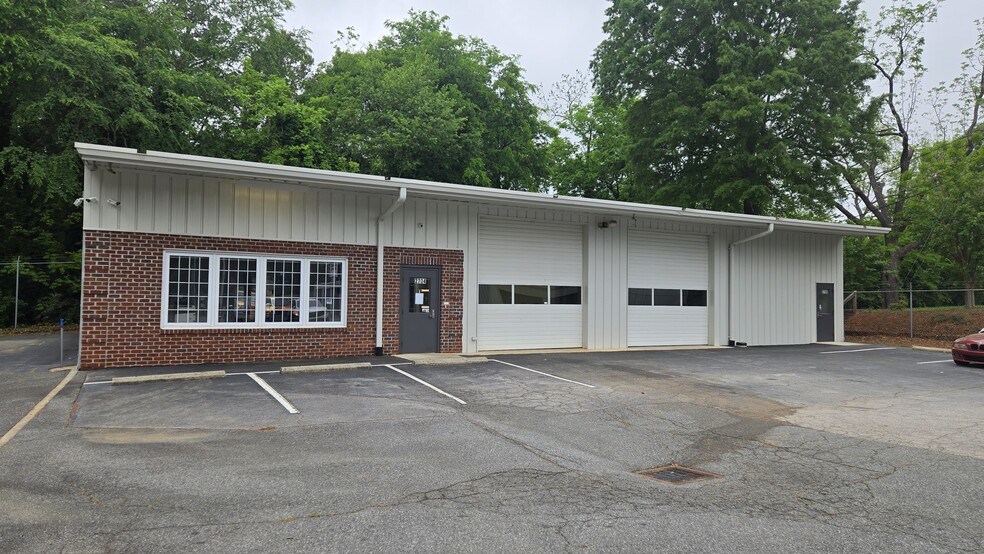 2704-2706 S Main St, Concord, NC à vendre - Photo de l’immeuble – Image 3 sur 15