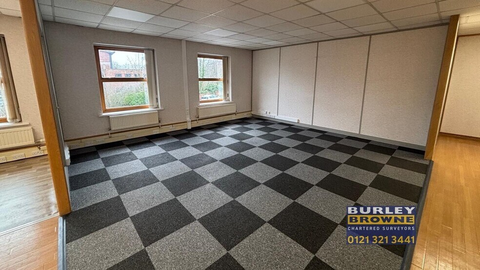 38 Lichfield Rd, Sutton Coldfield à louer - Photo de l’immeuble – Image 3 sur 24