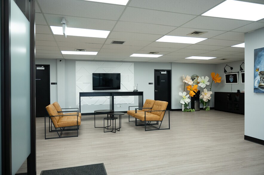 2216 27th Ave NE, Calgary, AB à louer - Photo de l’immeuble – Image 2 sur 28