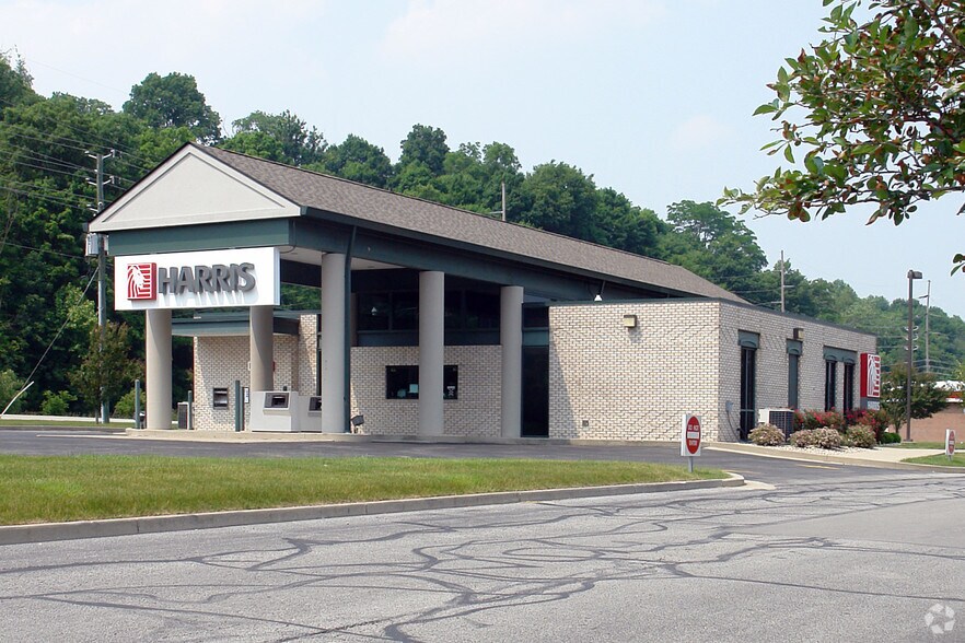 9737-9811 Fall Creek Rd, Indianapolis, IN à louer - Photo de l’immeuble – Image 3 sur 5