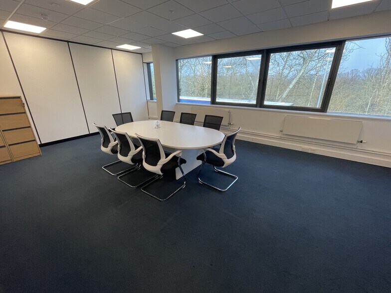 Lysons Av, Aldershot à louer - Photo de l’immeuble – Image 2 sur 5