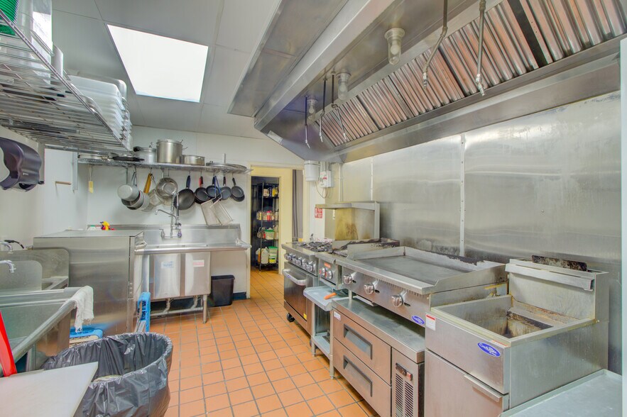 110 Ville Dr, Boulder City, NV à louer - Photo intérieure – Image 1 sur 24
