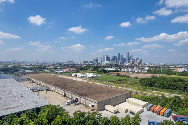 Plus de détails pour 3401 Navigation Blvd, Houston, TX - Bureau, Industriel/Logistique à louer