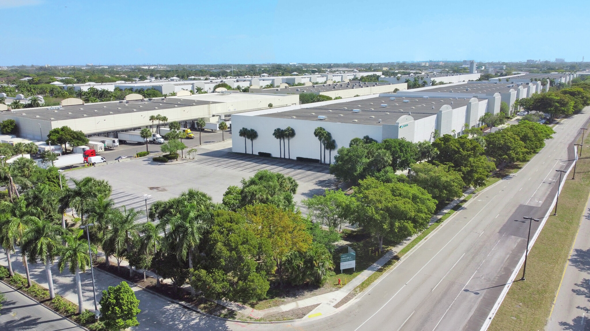 2100 SW 2nd St, Pompano Beach, FL à louer Aérien– Image 1 sur 11