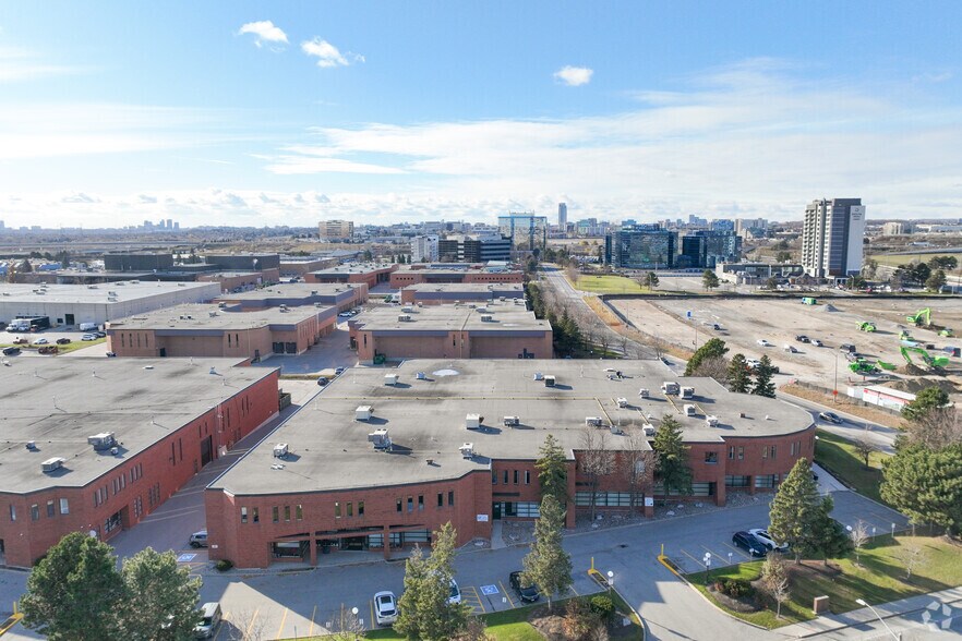110 Cochrane Dr, Markham, ON à louer - Photo de l’immeuble – Image 2 sur 4