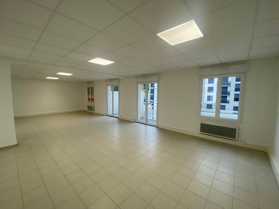 Bureau dans Morsang-sur-Orge à louer Photo intérieure– Image 1 sur 6