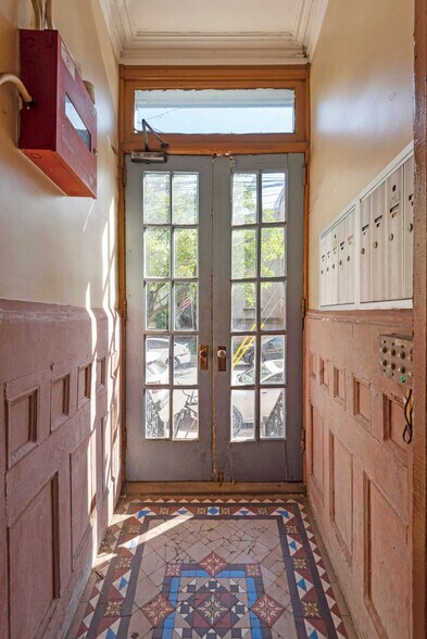 38 Wayne St, Jersey City, NJ à vendre - Photo intérieure – Image 2 sur 7