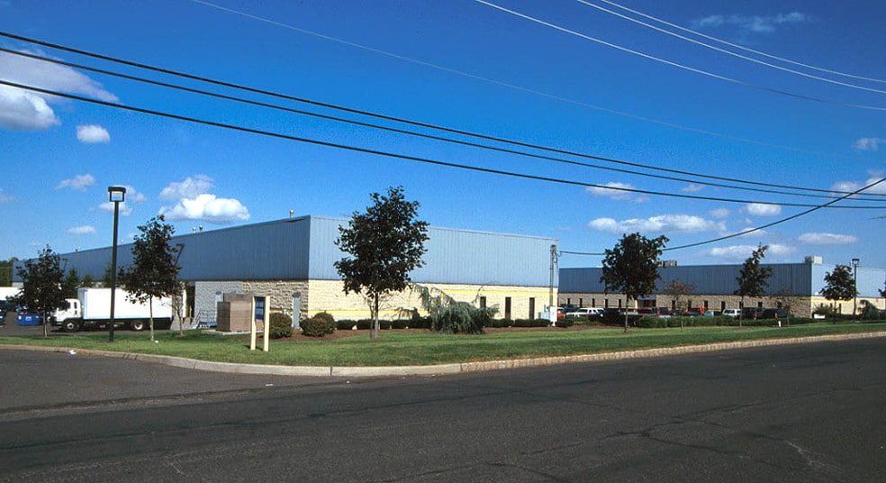 185 Industrial Pkwy, Branchburg, NJ à louer - Photo de l’immeuble – Image 2 sur 8
