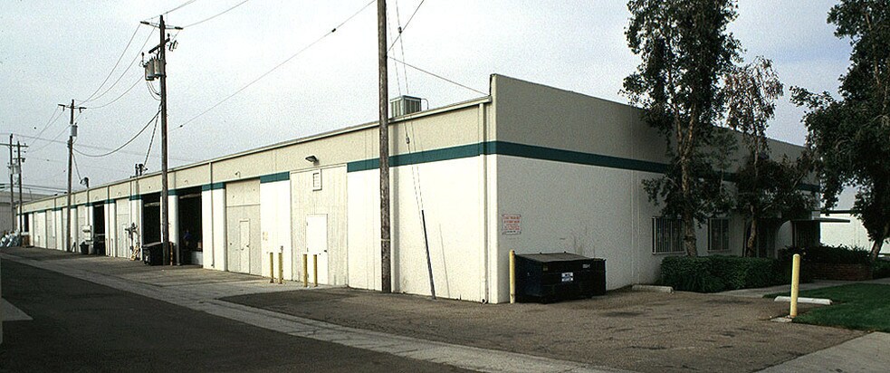 2466 E Fender Ave, Fullerton, CA à louer - Autre – Image 2 sur 7