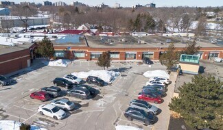 Plus de détails pour 3045 Southcreek rd, Mississauga, ON - Local commercial à vendre