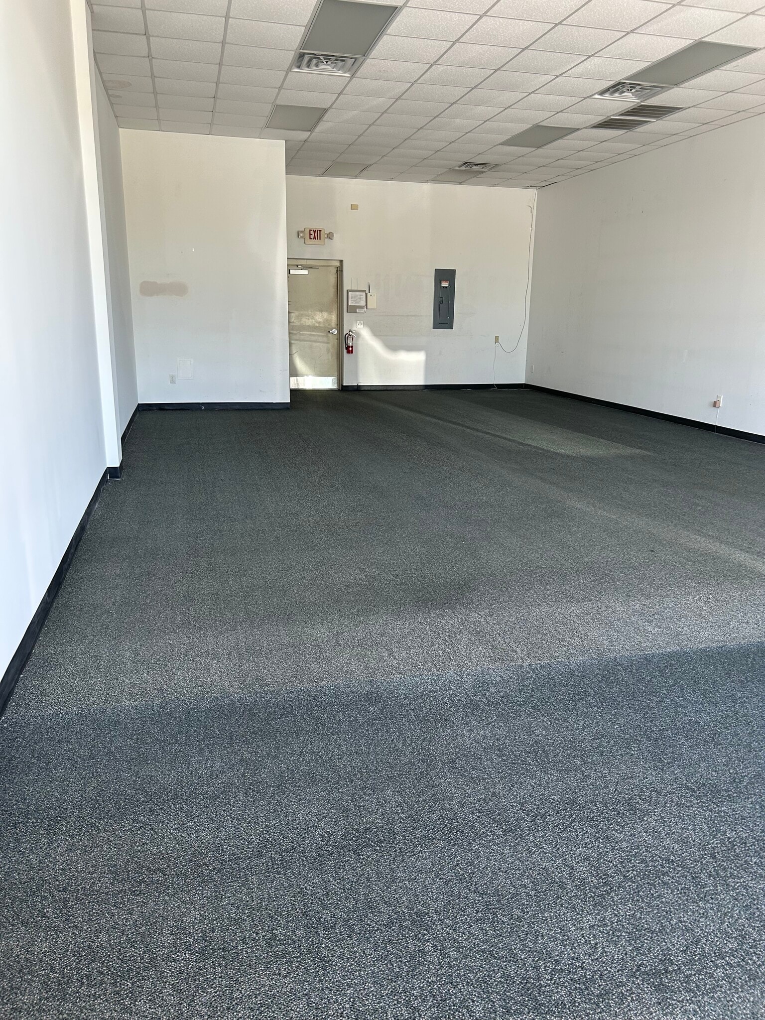 1002 Gardner Hill Dr, Jamestown, NC à louer Photo intérieure– Image 1 sur 2