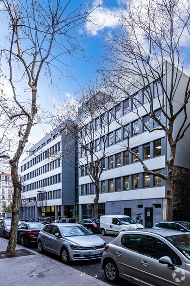 Bureau dans Clichy à louer - Photo de l’immeuble – Image 2 sur 3