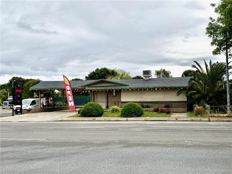 2161 Feather River Blvd, Oroville, CA à vendre - Photo de l’immeuble – Image 2 sur 12