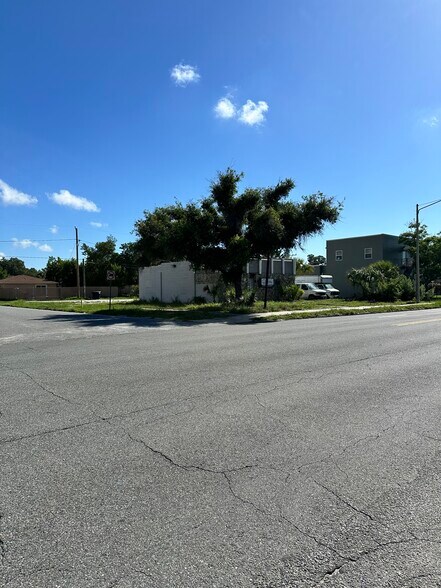 2463 5th Ave S & Vacant Lot portefeuille de 2 biens à vendre sur LoopNet.fr - Photo de l’immeuble – Image 3 sur 3