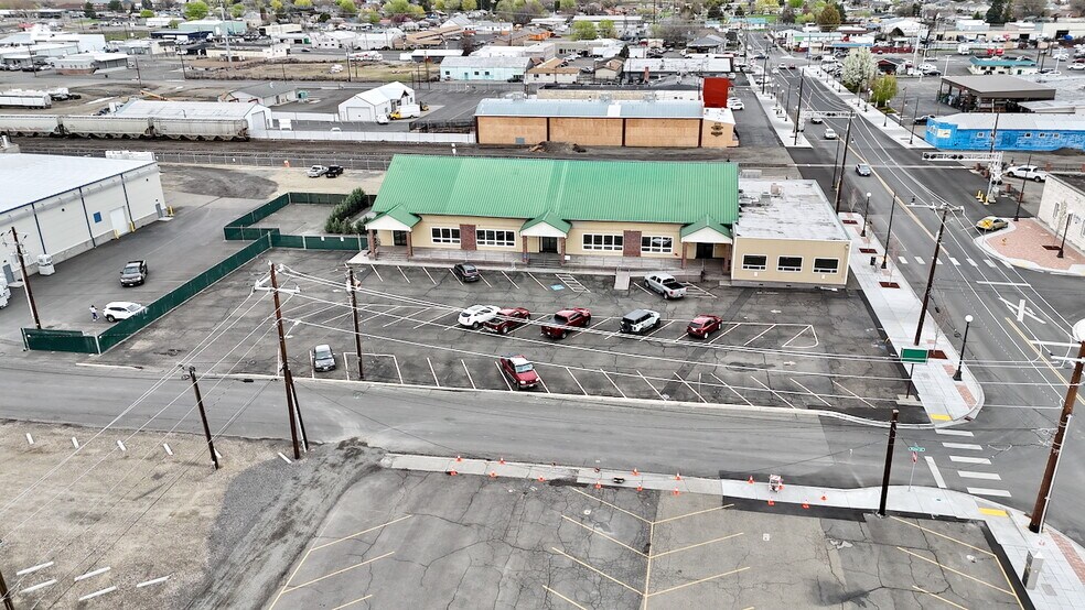 105 S 6th St, Sunnyside, WA à louer - Photo de l’immeuble – Image 3 sur 6